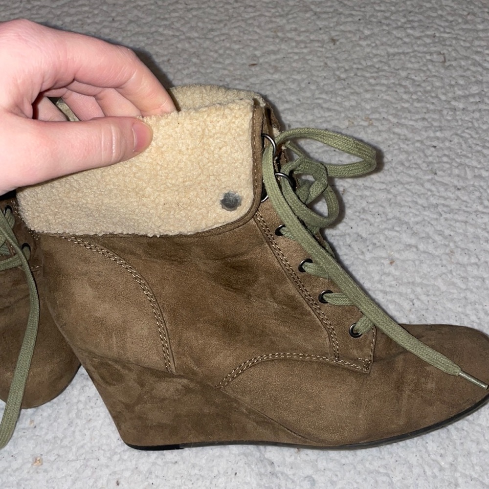High heel boots